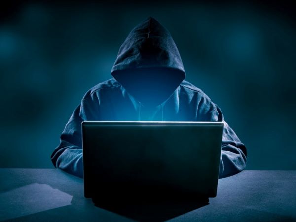 Vay tiền online từ 'cán bộ ngân hàng', người đàn ông bị lừa 300 triệu đồng