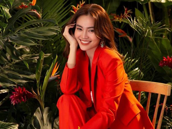 Rộ hình ảnh Ninh Dương Lan Ngọc diện váy cưới, thực hư ra sao?