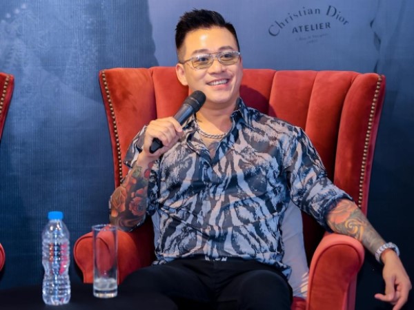 Bị mỉa mai sau phát ngôn tự nhận là ca sĩ đẹp trai nhất Việt Nam, Tuấn Hưng ẩn ý: Tôi xấu và già, kệ tôi