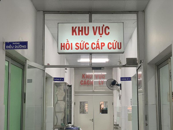 Không có thuốc giải, 3 người ngộ độc botulium ở TP HCM chỉ còn biết... thở máy