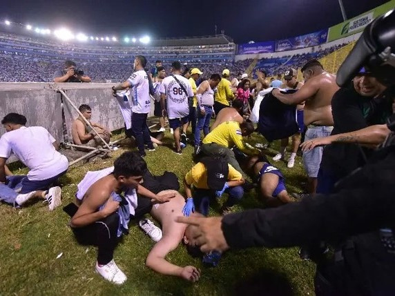 Đối tác cắt tài trợ, giải VĐQG El Salvador đối diện nguy cơ bị huỷ sau thảm kịch giẫm đạp