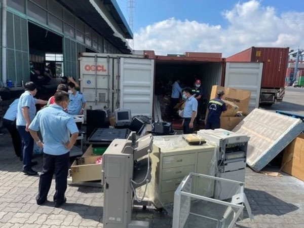 Cựu công an chống buôn lậu cầm đầu đường dây buôn lậu hơn 217 tỉ đồng