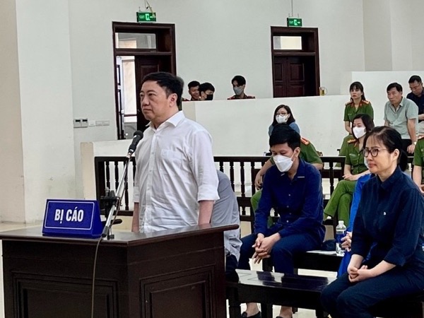 Cựu giám đốc Sở Y tế Đồng Nai nói nhận gần 15 tỉ đồng là 'tiền cảm ơn'
