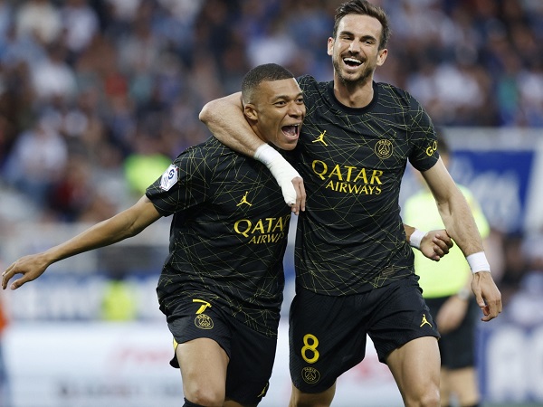 Mbappe ghi cú đúp trước Auxerre, PSG tiến sát chức vô địch Ligue 1