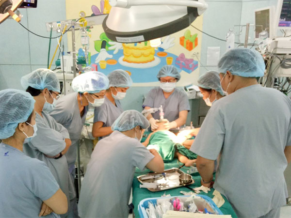 Vụ tạm hoãn ghép gan cho trẻ ở TP.HCM: Bệnh viện nhận trách nhiệm