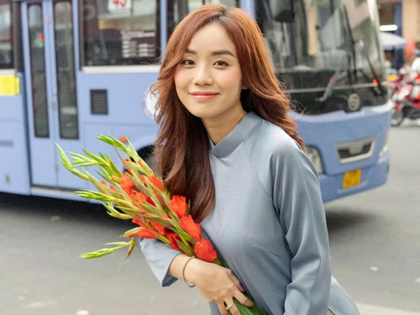 Cuộc sống hiện tại của vợ cũ Hoài Lâm bên 2 con gái