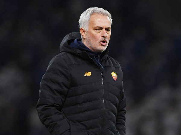 Mourinho nói gì về án phạt trừ Juventus 10 điểm tại Serie A?