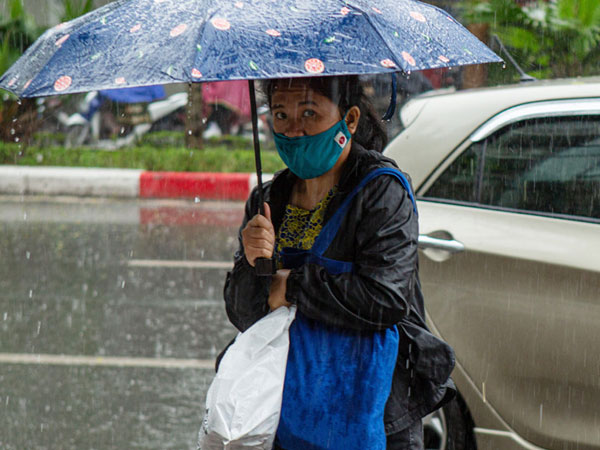 Miền Bắc nhiều nơi đã mưa rất to, Trung Bộ nắng gắt ngày cuối
