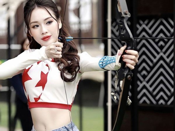 Gái xinh Hải Phòng đi bắn cung đẹp 'lụi tim' nhờ công thức ăn mặc 'nửa kín nửa hở'