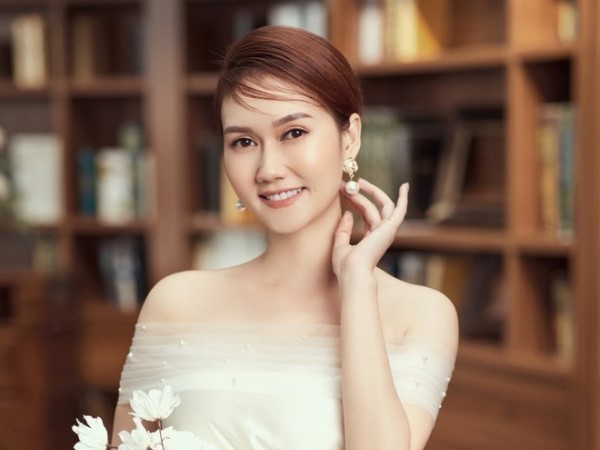Hậu chia tay Đình Tú, Hương Giang đáp trả ra sao khi bị nói tuyển tiếp 'phi công'?