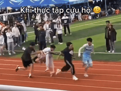 Sinh viên thực tập chạy tiếp sức để cứu hộ nạn nhân, dân tình xem xong liền năn nỉ: Đừng cứu nữa được không?