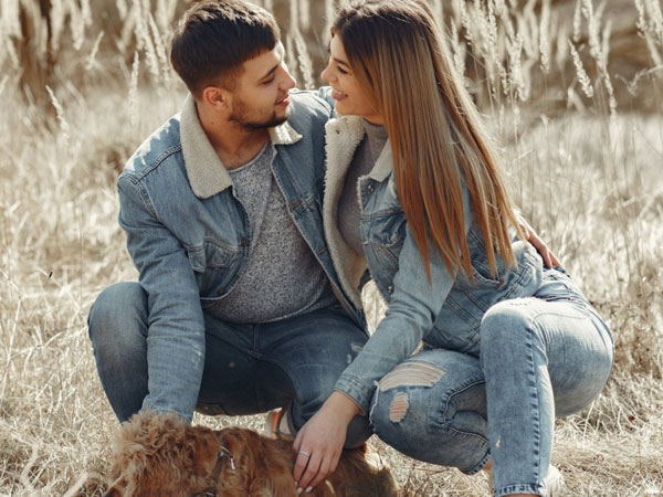 Vợ lén lút gặp chồng cũ nhưng rồi chính tôi lại đưa tiền cho anh ta