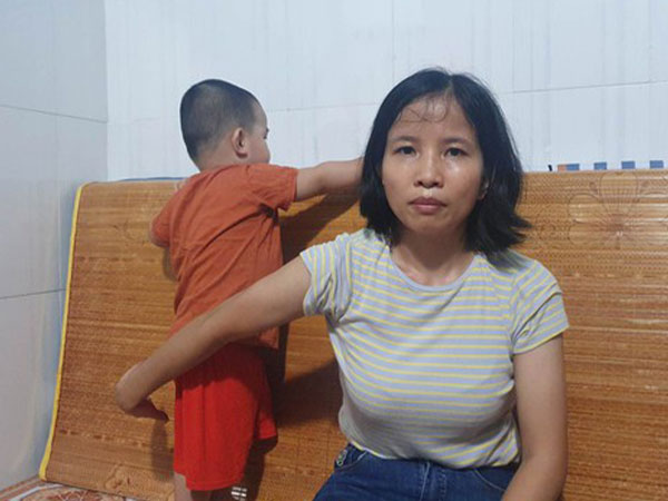Vụ cô giáo mầm non tát bé trai 2 tuổi 31 cái: Tâm sự nhói lòng của người mẹ