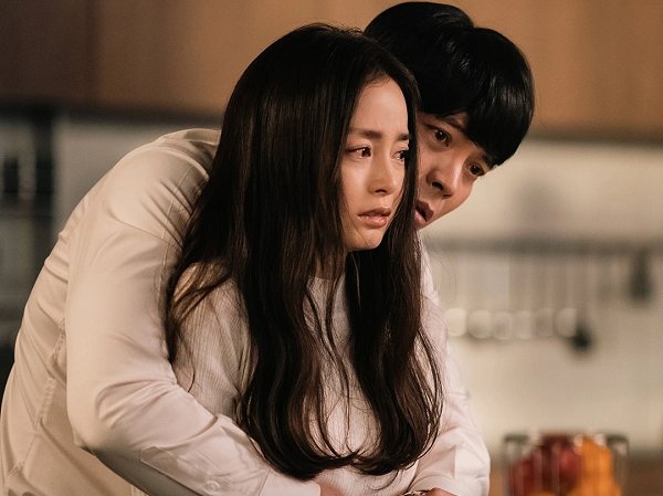 Loạt ảnh của Kim Tae Hee và “chồng” trong phim mới