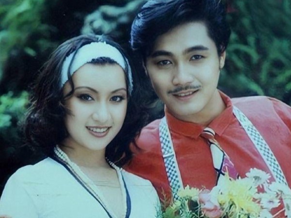 ‘Nữ hoàng ảnh lịch thập niên 90’ chia sẻ về tình cũ: Anh Lý Hùng không đẹp trai thì đâu dễ cua được tôi