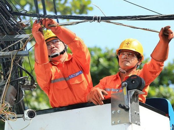Sau đề nghị 'hạn chế mặc áo vest', TP.HCM tiết kiệm 2,4 tỷ đồng/ngày tiền điện
