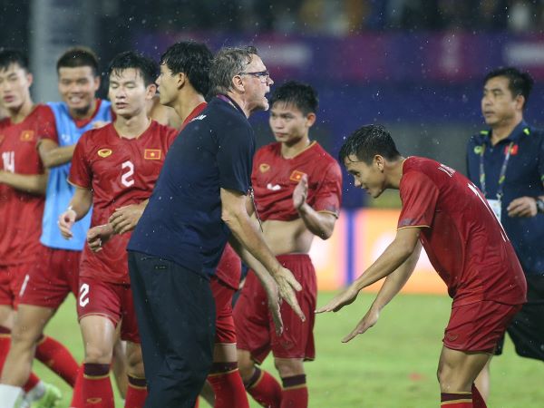U23 Việt Nam dễ thở ở U23 châu Á, vì sao HLV Troussier vẫn nhọc?