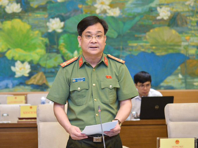 Đề nghị Phó Chủ tịch Quốc hội phụ trách quốc phòng an ninh mang hàm đại tướng