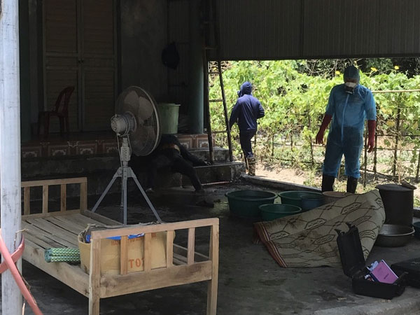Thi thể 2 mẹ con đang phân hủy tại nhà riêng