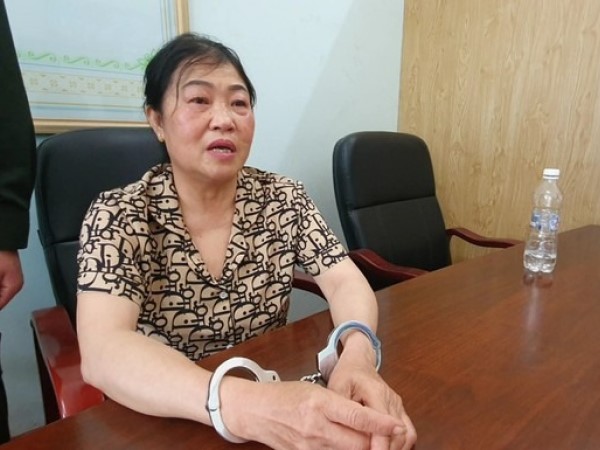 Hành trình 21 năm lẩn trốn của người phụ nữ giết chồng bằng axít
