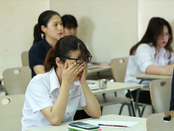 Hà Nội: Sĩ tử ôn thi lớp 10, cả tầng chung cư phải 'đi nhẹ, nói khẽ'