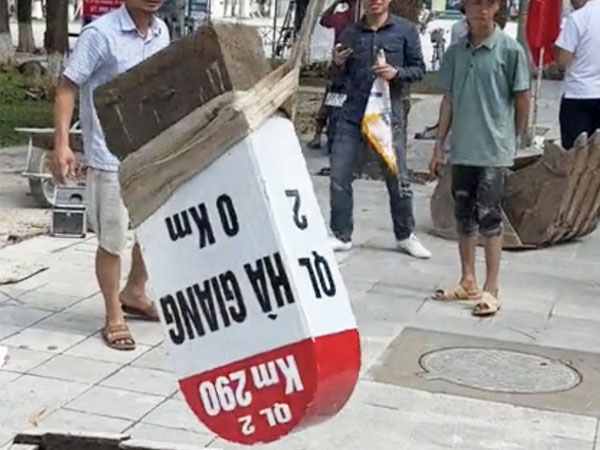 Vì sao cột mốc Km0 nổi tiếng ở Hà Giang bị nhổ bỏ?