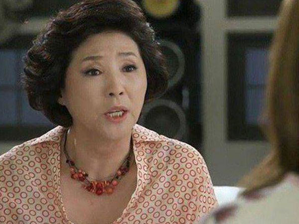 Chị dâu mang bầu, mẹ tôi thưởng nóng luôn căn hộ nhưng biết sự thật phía sau, bà khóc nghẹn