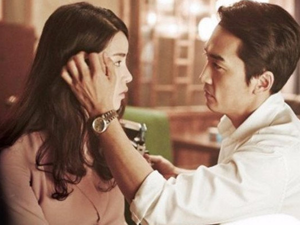 Sau 3 tháng ly hôn, tôi không kìm được nhắn tin cho vợ cũ, thấy cô ấy trả lời tôi bật khóc