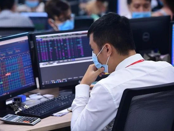 Bão sa thải lan tới ngành chứng khoán, 'cửa' nào cho nghề môi giới trong tương lai?