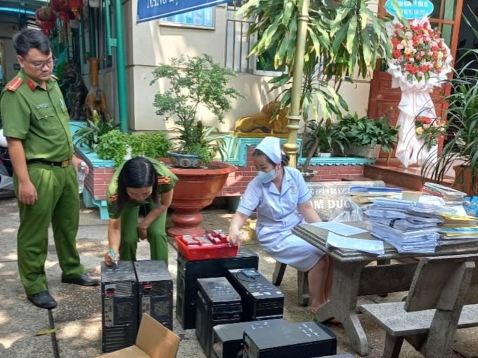 Trục lợi bảo hiểm xã hội, 2 người bị bắt