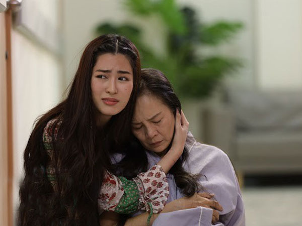 Khinh con dâu nghèo, bố mẹ chồng cho con gái nhà chục tỷ, giờ 3 triệu viện phí con dâu phải lo