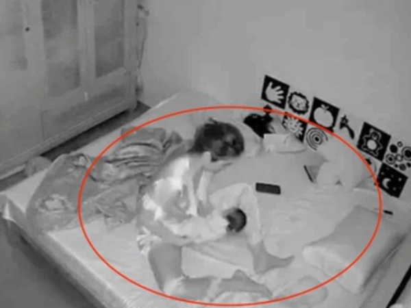 Bác sĩ nói gì về hành vi rung lắc bé sơ sinh 1 tháng tuổi của bảo mẫu?