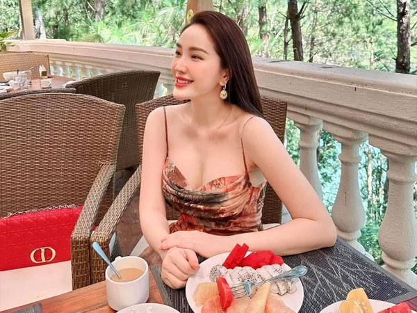Bảo Thy hé lộ hành động 'sến sẩm' của chồng doanh nhân vào mỗi dịp sinh nhật, fan nhìn 'chỉ biết ước'