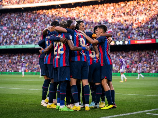 Barcelona đối mặt nguy cơ bị cấm dự Champions League mùa sau