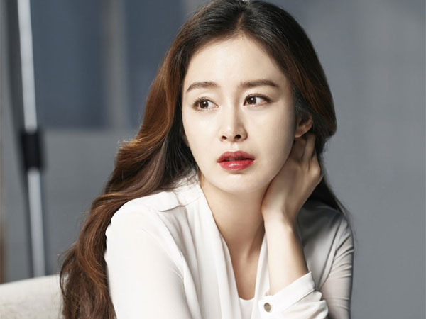 Kim Tae Hee thừa nhận bản thân khi chưa nổi tiếng vẫn được chú ý mỗi khi ra đường