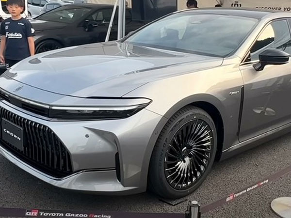 Toyota trình làng mẫu sedan sang trọng nhất