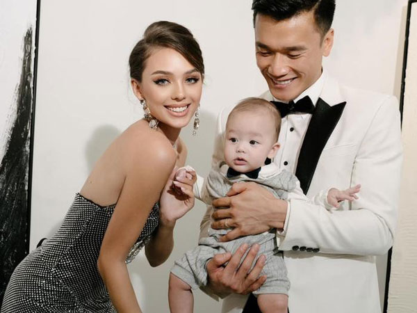 Sắc vóc vợ Tây Bùi Tiến Dũng sau sinh khiến dân tình mê mẩn, quý tử được ví như sao y bản chính của bố