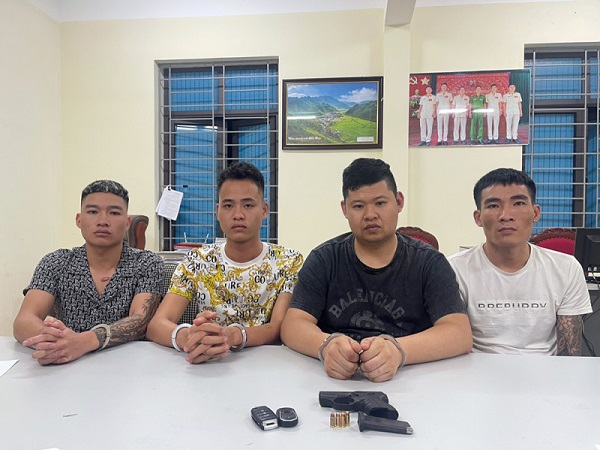 Bắt 4 đối tượng nghi vấn cùng khẩu súng đạn đã lên nòng