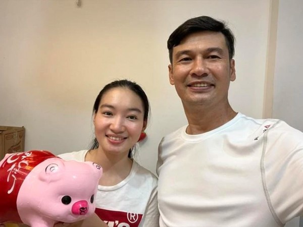 Tiết Cương muốn 'nghỉ hưu', tận hưởng hôn nhân bên vợ kém 26 tuổi