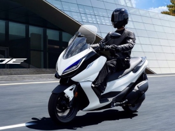 Cận cảnh xe ga mới ra mắt, hút khách với giá rẻ, thiết kế siêu đẳng cấp, khiến Honda SH gặp 'ác mộng' lớn