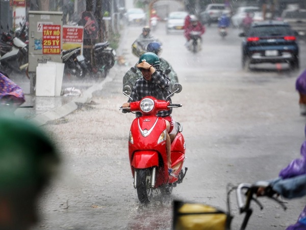 Dự báo thời tiết 5/6: Miền Bắc nắng gián đoạn, chiều tối chực chờ mưa giông