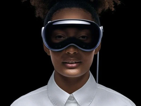 Apple trình làng kính Vision Pro, giá 3.499 USD