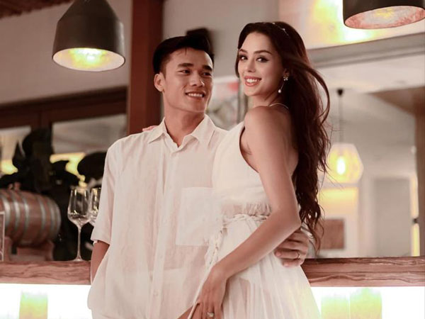 Cuộc sống hôn nhân êm ấm, hạnh phúc của Bùi Tiến Dũng và vợ Tây