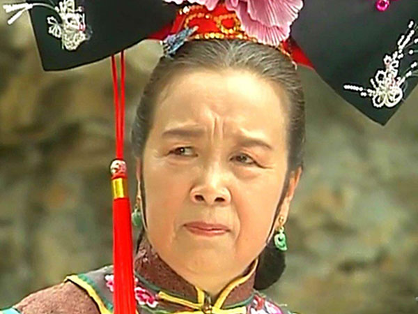 Cuộc sống giàu có của Dung ma ma 'Hoàn Châu cách cách'