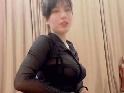 Linh Miu cởi váy show hình xăm chứng thực bị hại, là do mặc hở nhiều nên bị cắt ghép?