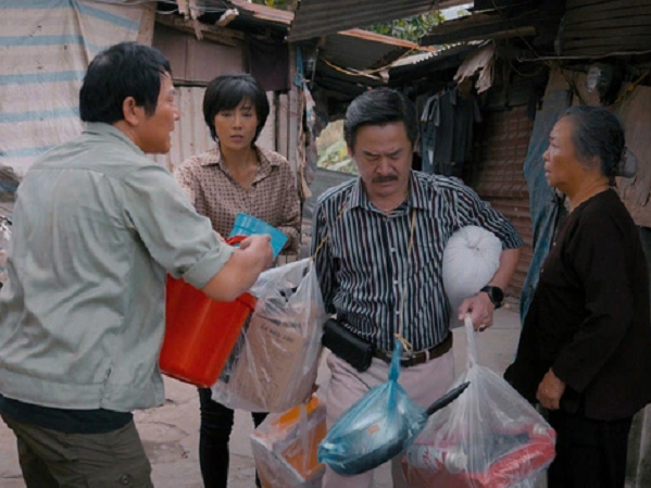 Cuộc đời vẫn đẹp sao tập 28: Luyến quyết nuôi mẹ chồng cũ, Nghĩa lập tức chia tay đòi quà