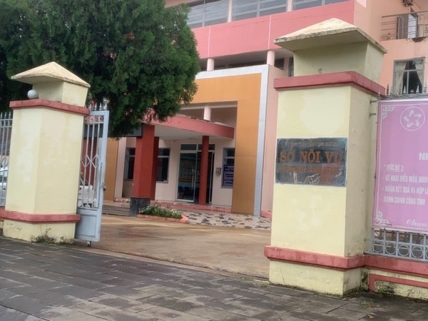 Khởi tố, cấm đi khỏi nơi cư trú đối với Phó chánh văn phòng Sở Nội vụ Gia Lai
