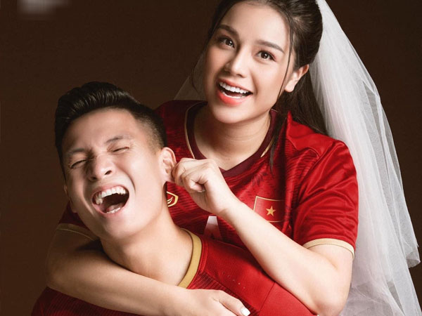 Vợ trung vệ Bùi Tiến Dũng bất ngờ đăng đàn mắng chồng 'rẻ mạt' và xin lỗi các con, chuyện gì đây?