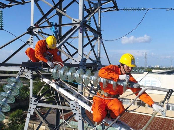 Thủ tướng yêu cầu thanh tra về quản lý và cung ứng điện của EVN