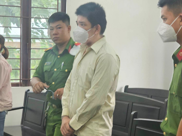 Án tù cho người cha xâm hại con gái